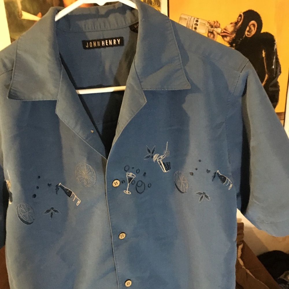 VINTAGE SHORT SLEEVE BUTTON DOWN SHIRT